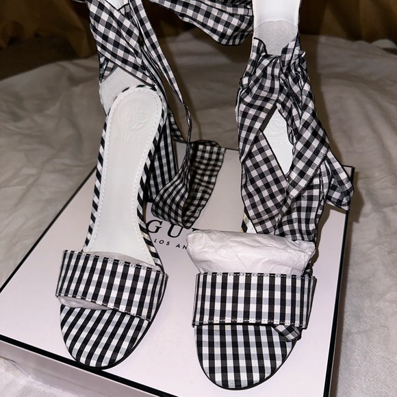 GUESS | Allison Gingham Chunky Heeled Sandals, size 6.5 - Picture 8 of 10